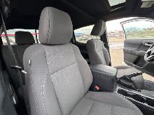 2017 Toyota Tacoma TRD Sport SUNROOF / HEATED SEATS / REAR CAMER - Photo 10