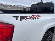 2017 Toyota Tacoma TRD Sport SUNROOF / HEATED SEATS / REAR CAMER - Photo 18