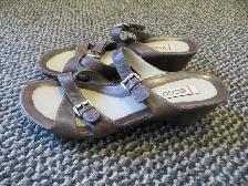 For Sale: Ladies Ecco Sandals - Photo 3