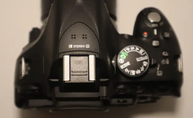 NIKON D5200 24.2MP DSLR CAMERA, 18-70 LENS, 64GB, BAG - Photo 3