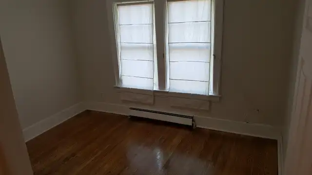 Walkerville 2 bedroom apartment available contact 519-566-8228 - Photo 5