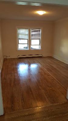 Walkerville 2 bedroom apartment available contact 519-566-8228 - Photo 7