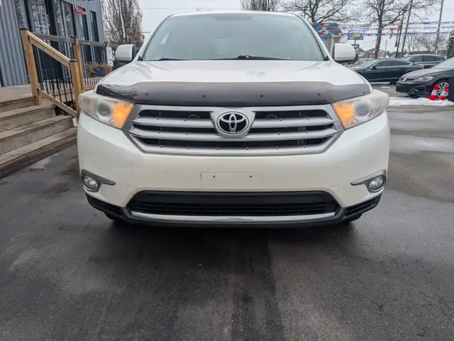 2012 Toyota Highlander - Photo 2