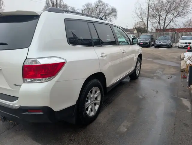 2012 Toyota Highlander - Photo 8