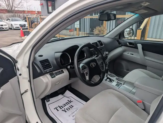 2012 Toyota Highlander - Photo 11