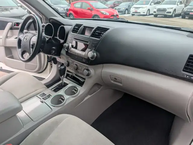 2012 Toyota Highlander - Photo 23