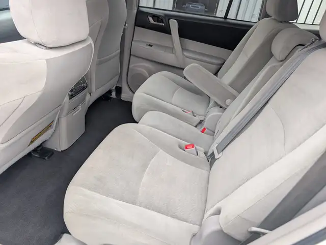 2012 Toyota Highlander - Photo 25