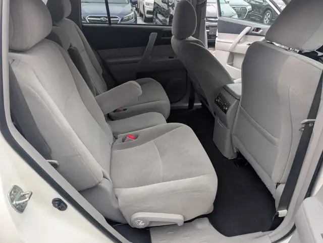 2012 Toyota Highlander - Photo 27