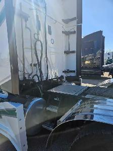 2017 Freightliner Cascadia - Photo 6