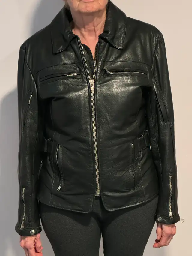 Ladies Leather Motorcycle Jacket  Cruiser by Safari – Size Small - Photo 2