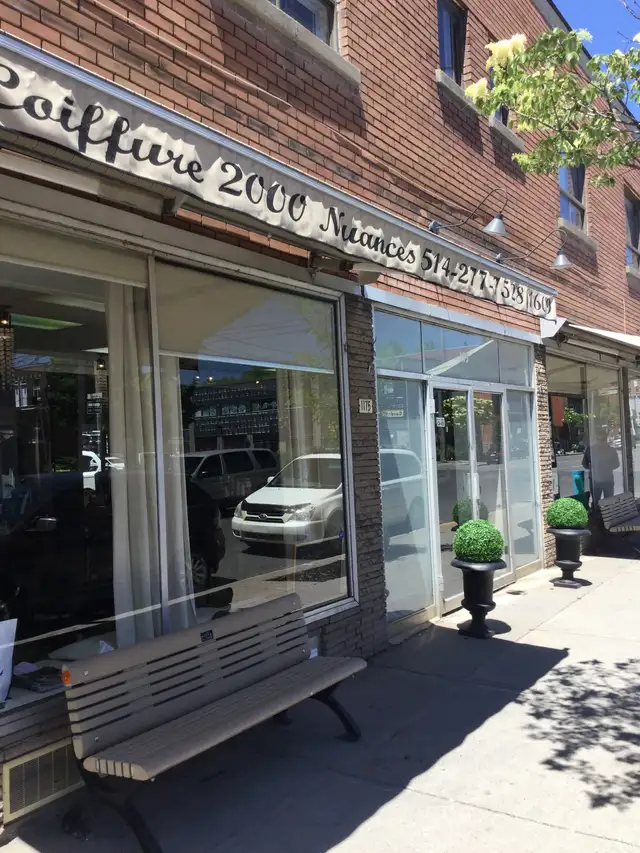 Salon de coiffure …Chaise à louer…