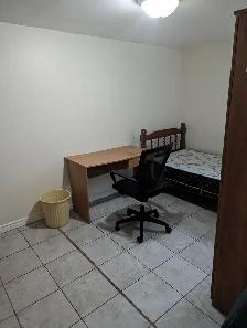 4 Bedroom Basement for Rent Near McMaster - Photo 7