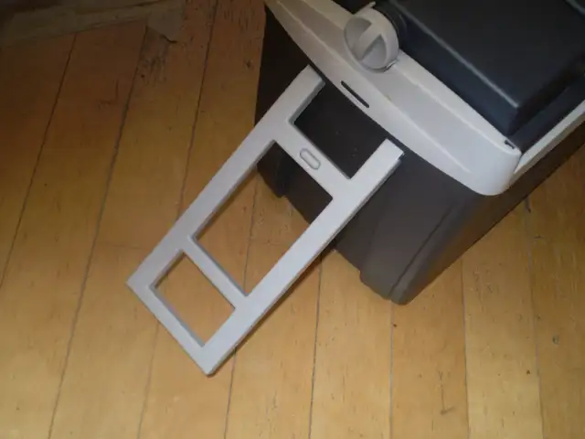 NEWER MOBICOOL W38 12 VOLT WHEELED COOLER-USED-WORKS-$100 - Photo 8