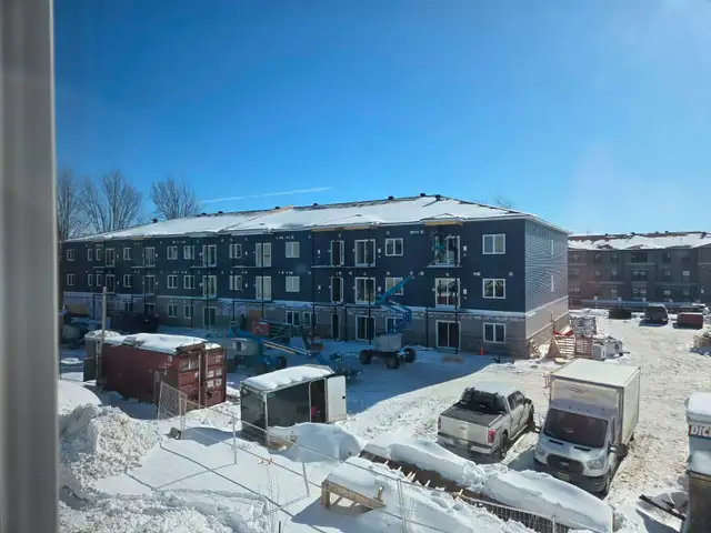 RUSSELL APT FOR RENT