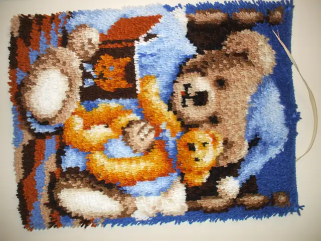 Latch Hooked (Ready to be pinned to your wall or what ever - Photo 2