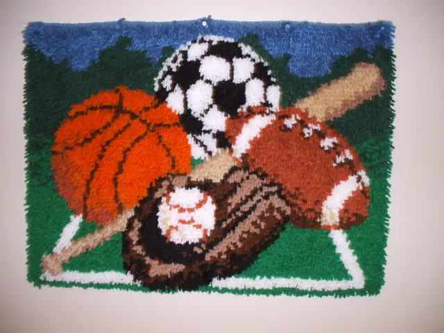 LATCH HOOKED (ready to be pinned  to your wall  or what ever - Photo 2