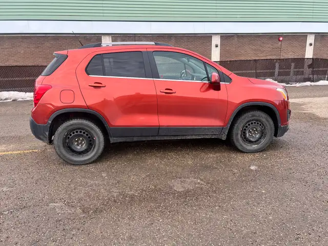 2014 Chevrolet Trax AWD One Owner Low Mileage - Photo 2