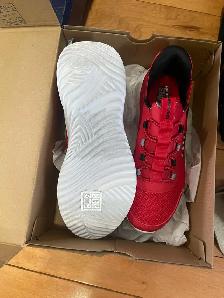 running shoes - Photo 2