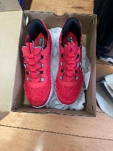 running shoes - Photo 3