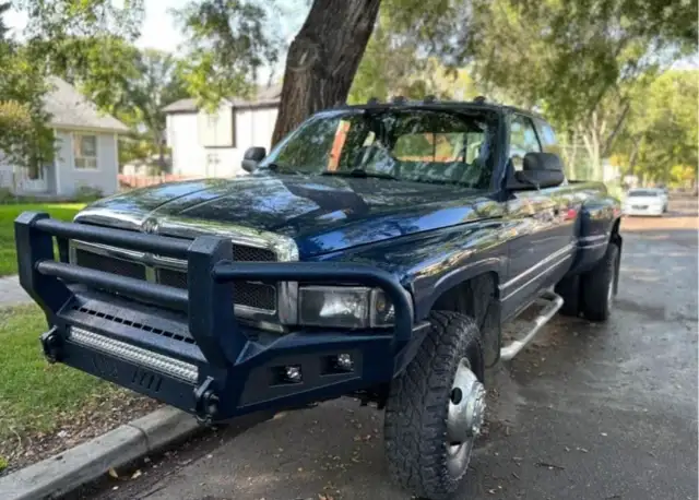 2002 Dodge 3500 - Photo 2