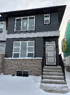 New Build Upper suite in SE Duplex Move in Neg $2300/m Pets OK
