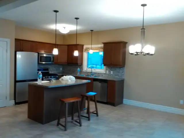 Room for rent (large room / beautiful home / great location) - Photo 2