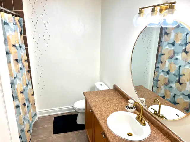 Room for rent in Brampton - Photo 2