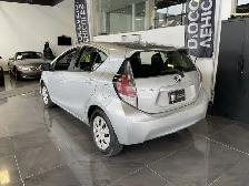 2015 Toyota Prius c - Photo 5