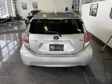 2015 Toyota Prius c - Photo 6