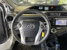 2015 Toyota Prius c - Photo 12