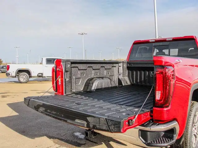 2026 GMC Sierra 1500 SLT - Photo 8