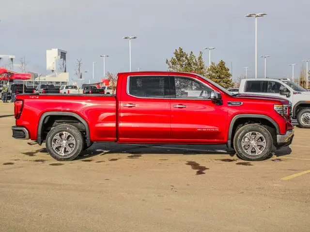 2026 GMC Sierra 1500 SLT - Photo 10