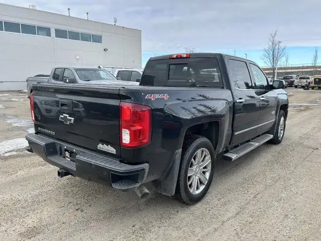 2017 Chevrolet Silverado 1500 High Country 6.2L - Photo 5