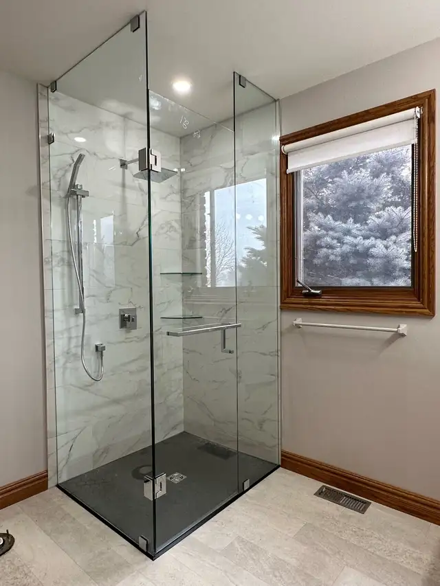 FRAMELESS SHOWER GLASS DOORS MIRRORS RAILING GLASS PARTITION ETC - Photo 5