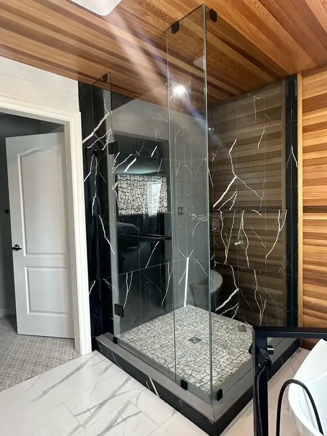 FRAMELESS SHOWER GLASS DOORS MIRRORS RAILING GLASS PARTITION ETC - Photo 9