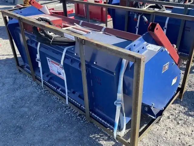 Broyeur Forestier hydraulique de 72 po pour skid steer – NEUF