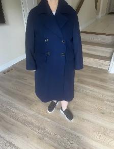 Woman's Coat - Photo 3