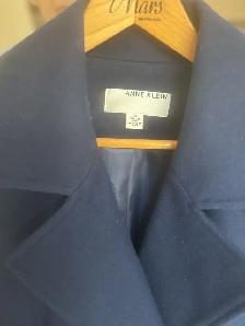 Woman's Coat - Photo 8