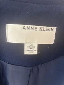 Woman's Coat - Photo 9