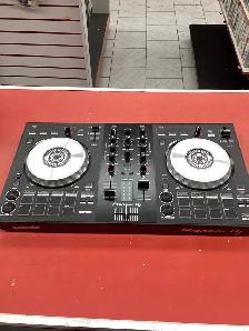 console de mixage pioneer DJ
