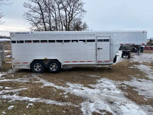 Aluminum stock trailer