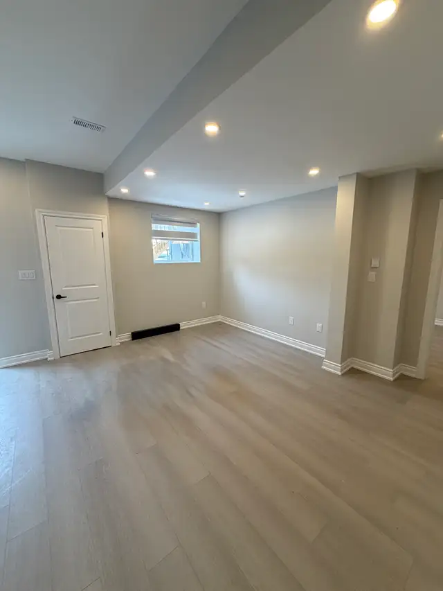 Brand new luxury basement unit (45mins downtown) - Photo 5