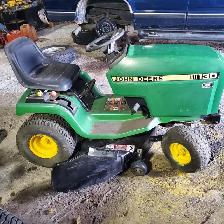 JOHN DEERE Riding Lawn Mower
