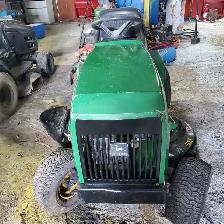 JOHN DEERE Riding Lawn Mower - Photo 4