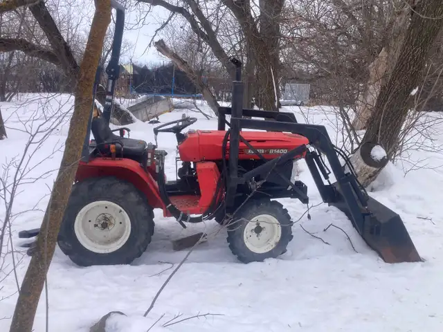 Kubota compact tractor with loader-diesel 4wd