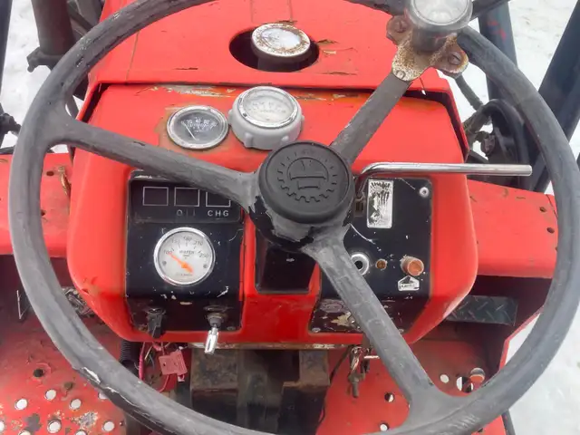 Kubota compact tractor with loader-diesel 4wd - Photo 4