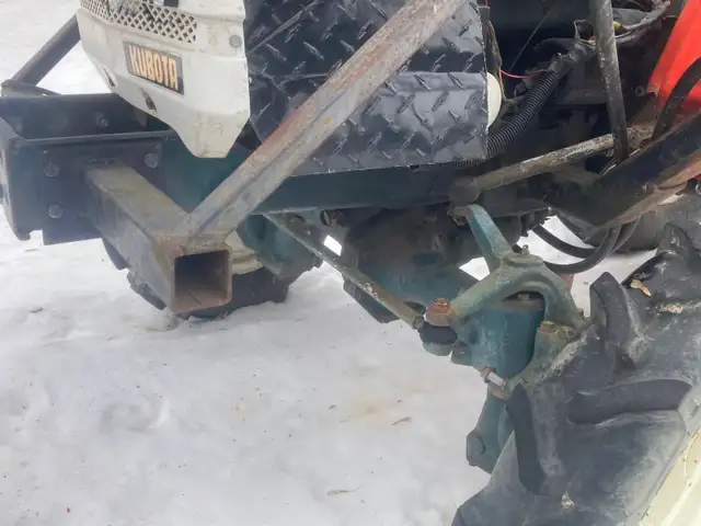 Kubota compact tractor with loader-diesel 4wd - Photo 7