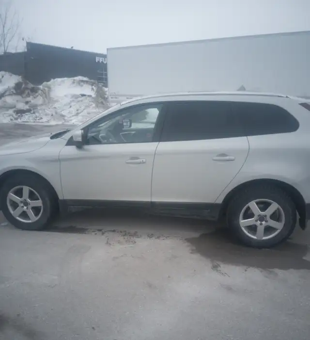 2010 Volvo xc60 safetied - Photo 2