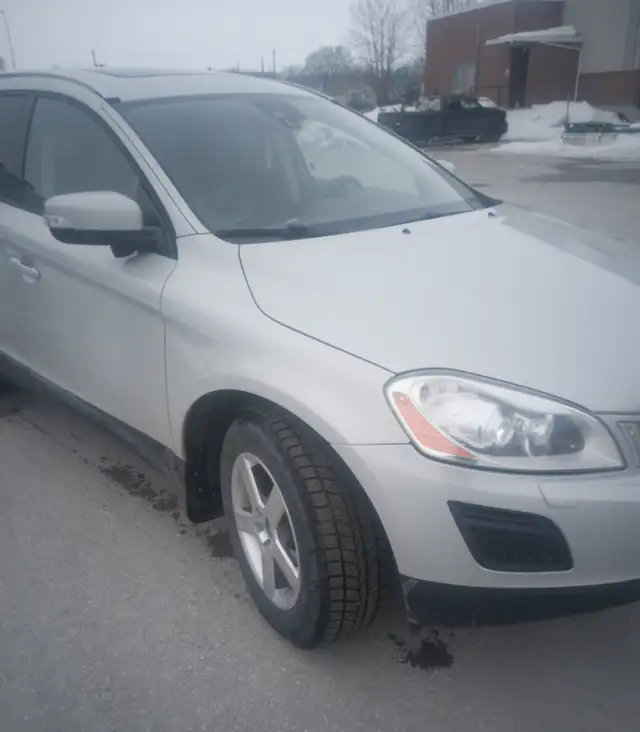 2010 Volvo xc60 safetied - Photo 4