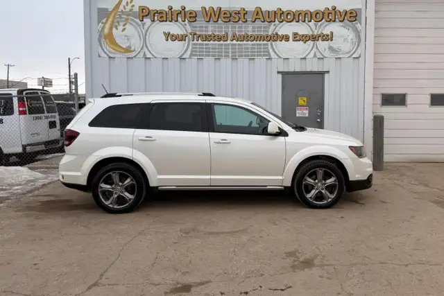 2017 Dodge Journey Crossroad AWD - Photo 4